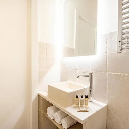 Palazzo Della Torre 201- Modern Historic Appartement