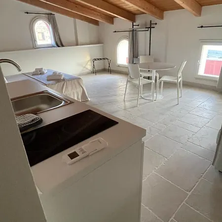 Palazzo Della Torre 201- Modern Historic Апартаменты Бари