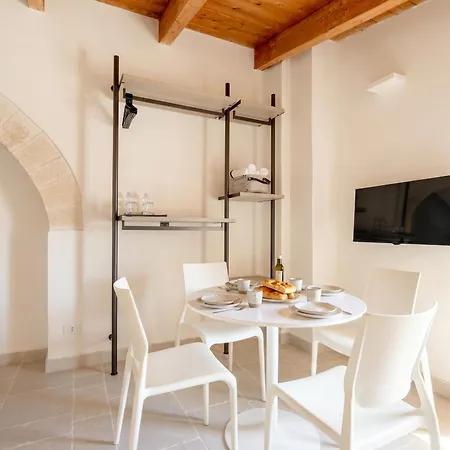 Palazzo Della Torre 201- Modern Historic Appartement *